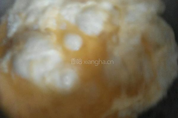 鸡蛋炒韭菜的做法图解4