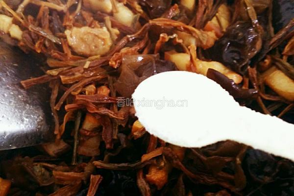 干豆角烧五花肉的做法图解18