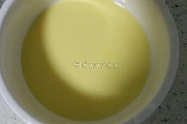 牛奶炖鸡蛋的做法图解2