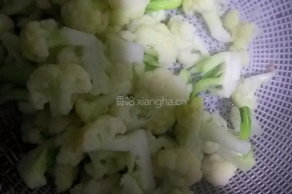 椰菜花炒肉的做法图解3
