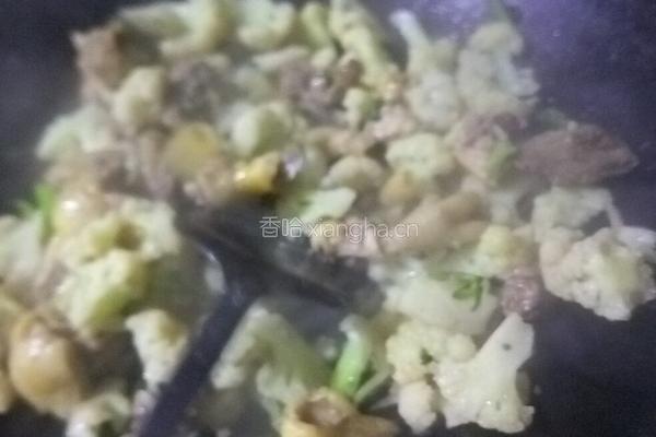椰菜花炒肉的做法图解5