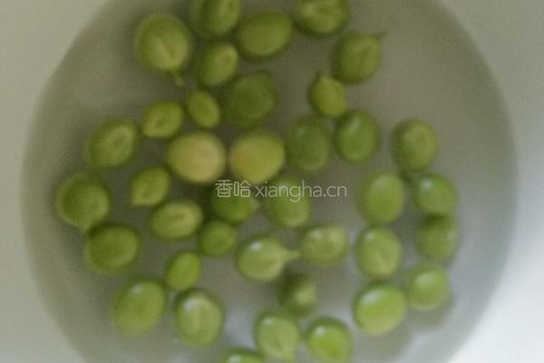 七彩虾仁什锦炒饭的做法图解2