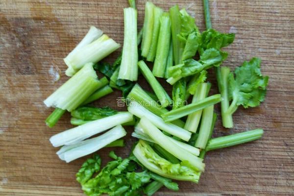 凉拌白菜心的做法图解3
