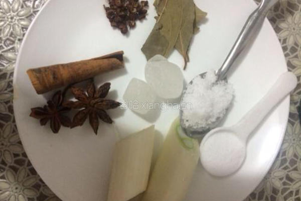 卤蛋肉丸的做法图解2