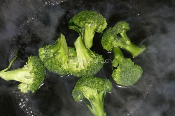 黑胡椒牛排的做法图解3
