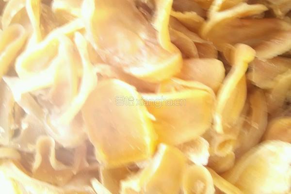 猪排骨炖土豆干的做法图解2