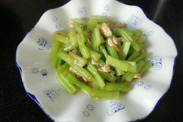 芹菜炒肉的做法图解9