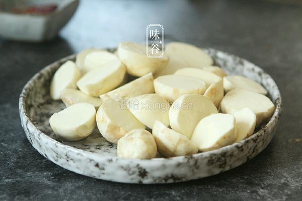 南乳慈姑焖肉的做法图解3