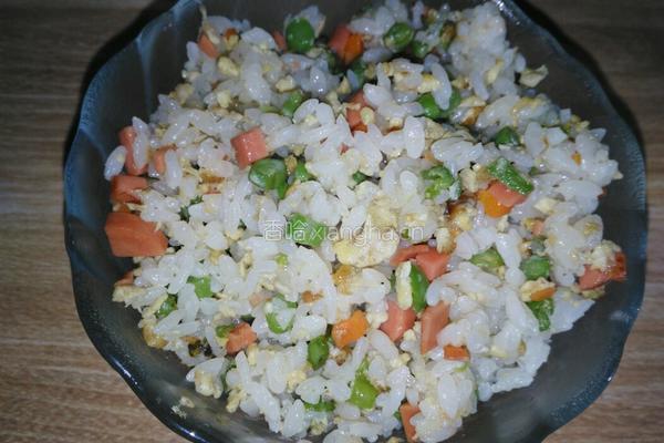 胡萝卜豆角鸡蛋炒饭的做法图解9