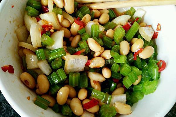 芹香黄豆粒的做法图解7