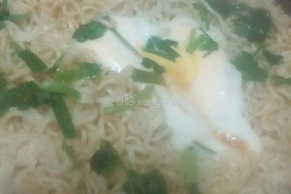 鸡蛋葱花蒸面