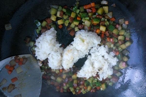 酱油炒饭的做法图解10