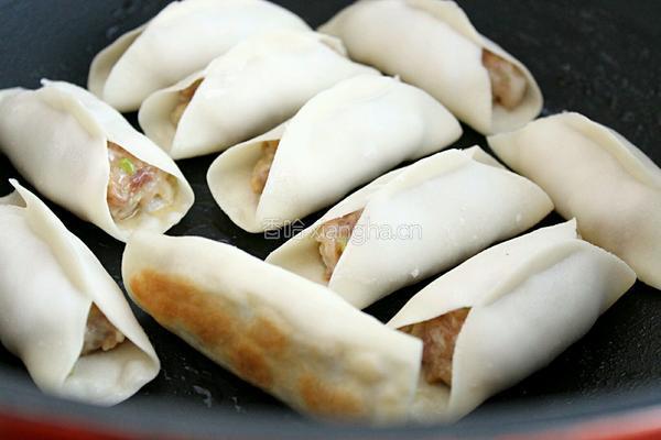 猪肉大葱锅贴的做法图解18