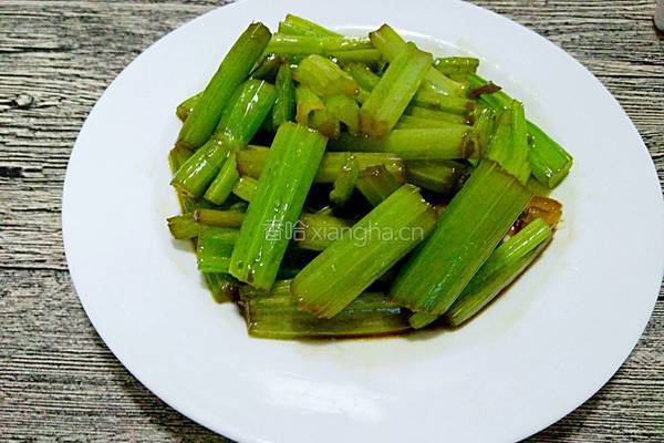 醋溜芹菜的做法图解8