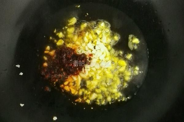 老干妈炝豆芽的做法图解3