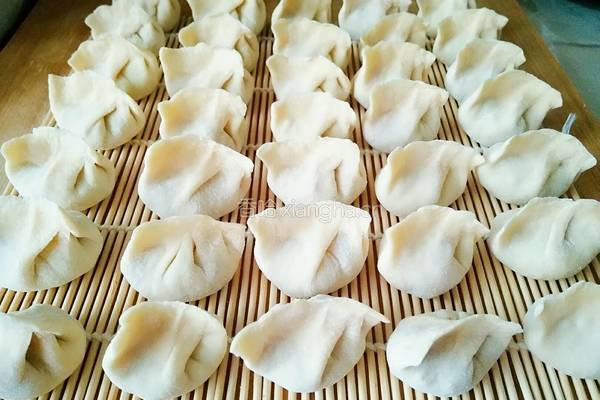 莲藕肉馅饺子的做法图解13