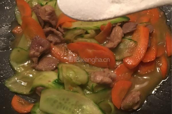 黄瓜炒肉片的做法图解7