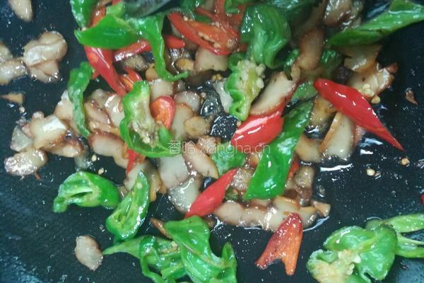 辣椒大蒜炒腊鸡胸的做法图解6