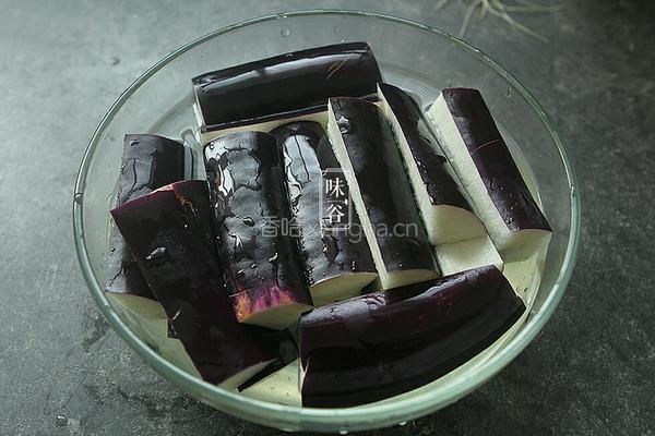 蚝油茄子的做法图解2