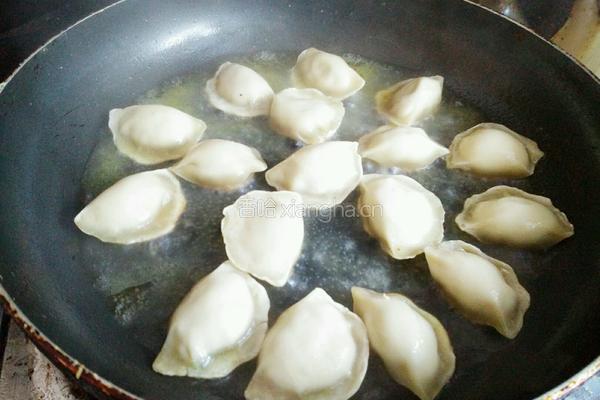 抱蛋煎饺的做法图解4