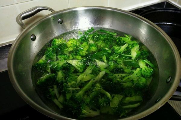 牛肉杂蔬蛋炒饭的做法图解2