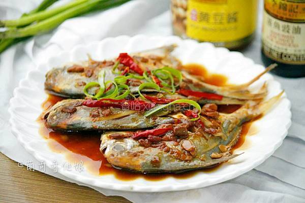 黄豆酱蒸鲳鱼的做法图解13