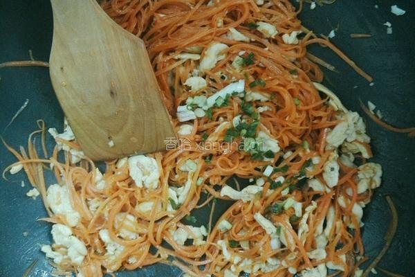 胡萝卜炒鸡胸肉的做法图解6