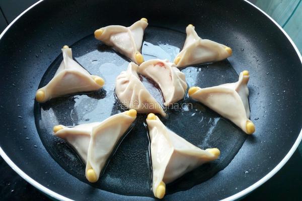 煎蛋抱饺的做法图解2