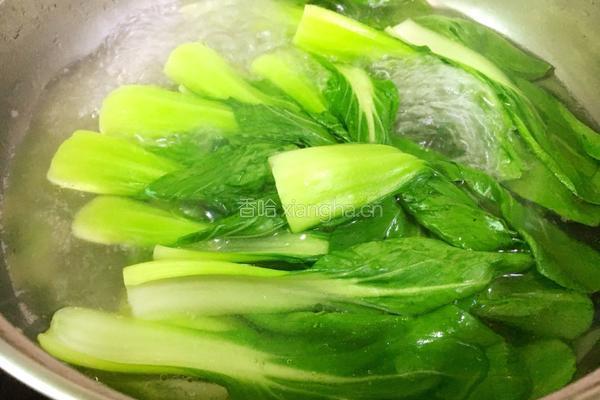 香菇虾皮炒油菜的做法图解4