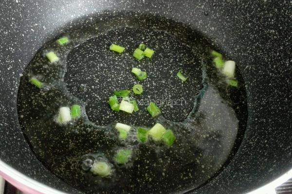 蒜薹炒肉的做法图解4