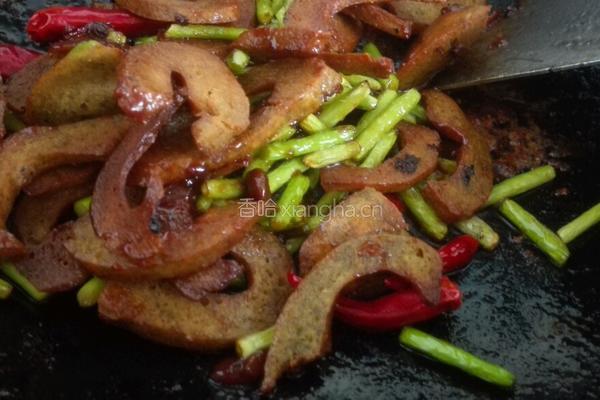 蒜薹炒窝头的做法图解8