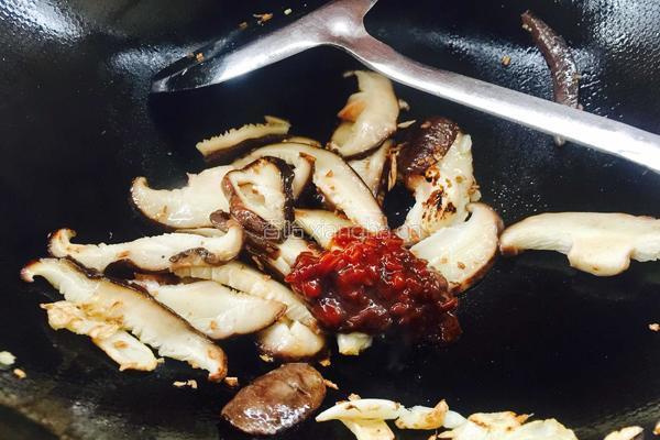 酱烧香菇土豆块的做法图解6