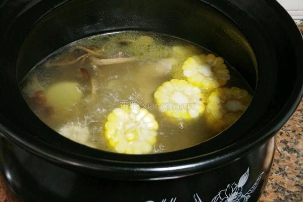 茶树菇玉米老鸡汤的做法图解7