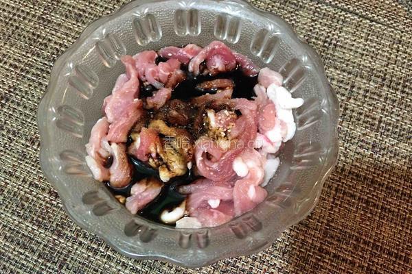 木耳炒肉丝的做法图解3
