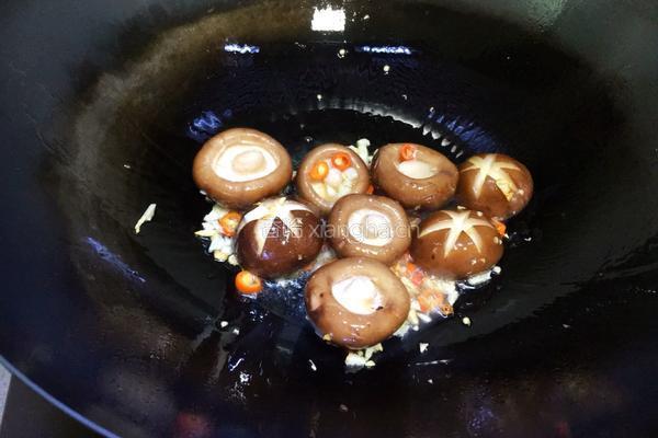 香菇扒油菜的做法图解9