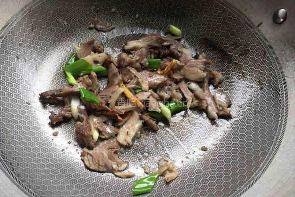 红烧牛肉粉丝的做法图解5