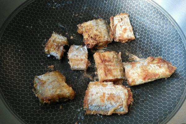  红烧带鱼的做法图解8