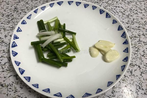 辣黄豆酱炒豆腐的做法图解3