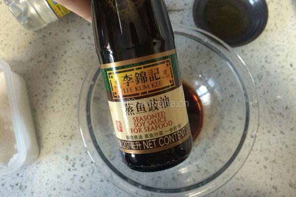 捞汁木耳的做法图解2
