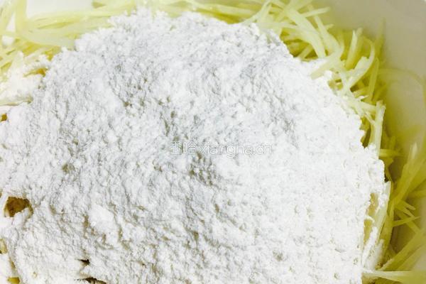 孜然肉沫土豆擦擦的做法图解4