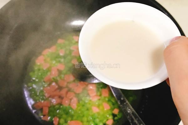 豌豆火腿肠的做法图解4