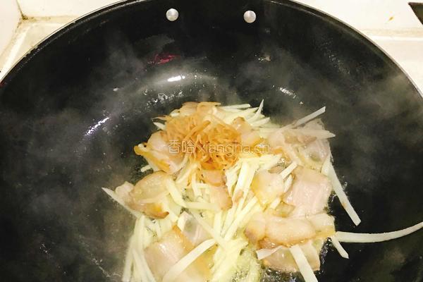 蒜苗腊肉炒土豆丝的做法图解6
