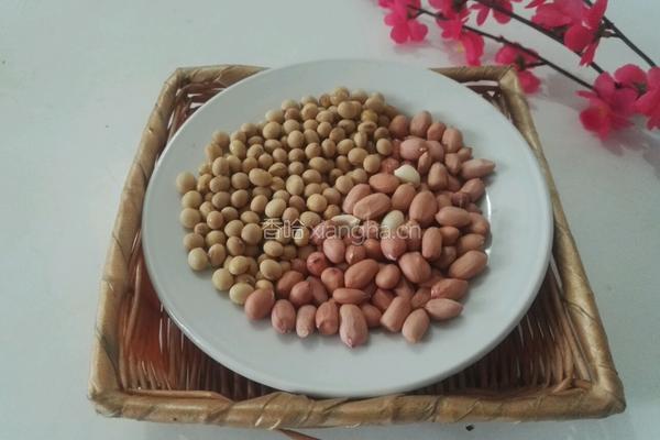 黄豆花生浆的做法图解1