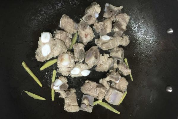 蚝油排骨香菇腊肠饭的做法图解6