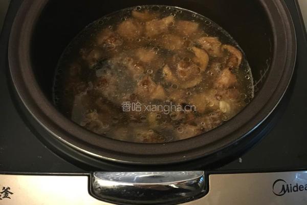 蚝油排骨香菇腊肠饭的做法图解10