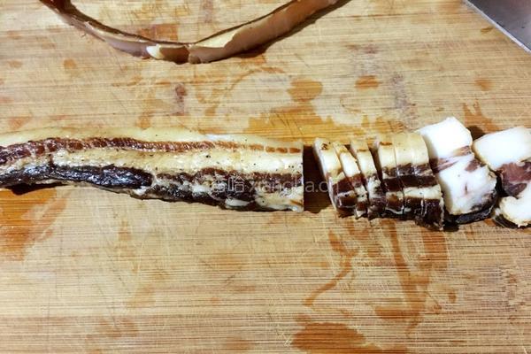 腊肉炒荷兰豆的做法图解1