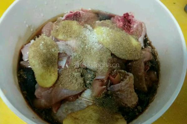 胡萝卜香菇焖鸡腿的做法图解4