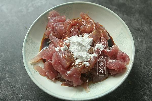 雪菜炒三丝的做法图解3