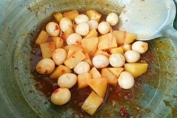 酱香土豆鹌鹑蛋的做法图解12