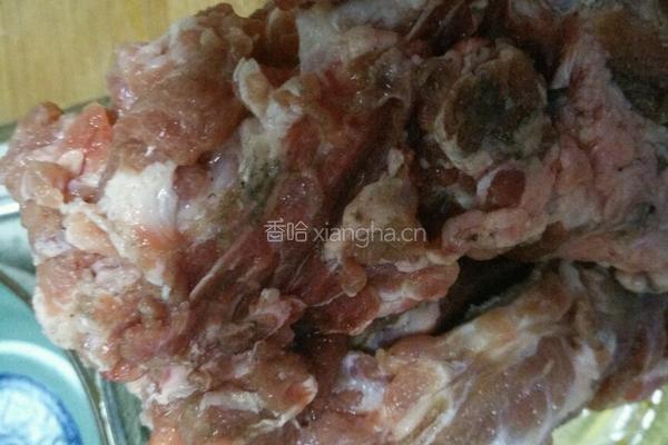 羊骨头汤的做法图解1